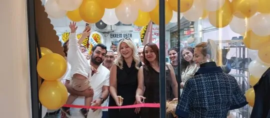 Karşıyaka’da Yeni Butik Heyecanı: Ekim Aslan Boutique Yoğun Katılımla Kapılarını Açtı!