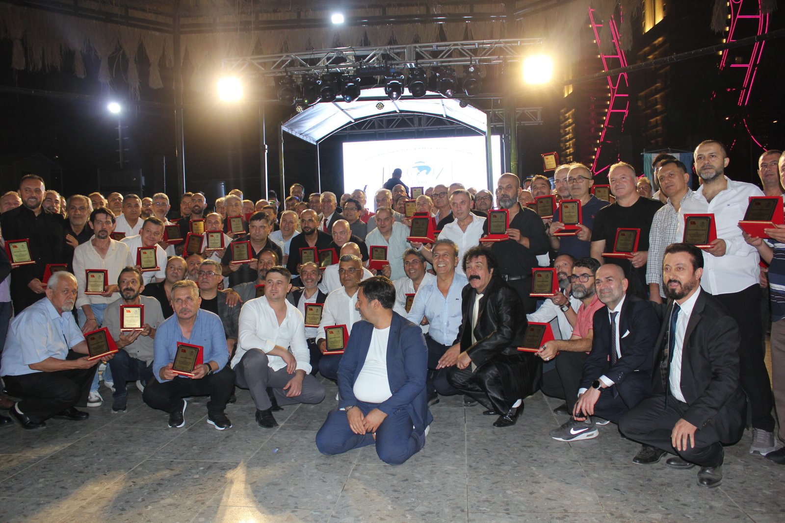 İzmir Berberler Odası’ndan Unutulmaz Moral Gecesi